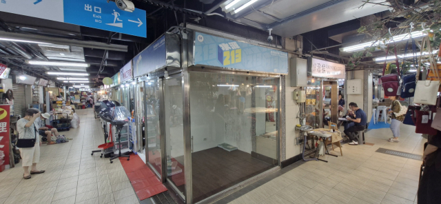 타이베이 지하철 MRT 공관역 인근 스이위엔시장 2층에 마련된 트레저힐아티스트빌리지 전시 공간. 입주 작가들의 비주얼 아트 작품이 상시 전시되고 있다. 타이베이(대만)=김희돈 기자