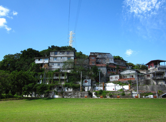 타이베이 트레저힐아티스트빌리지 전경. 예술촌이 들어서기 전부터 거주하던 원주민과 입주 작가들이 한데 어울려 살고 있다. THAV 제공