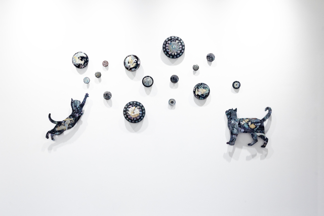 김경화, 방울방울 골동자개농, 공간 내 설치, 2022. (재)부산문화회관 제공