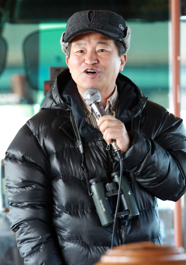 ‘새 박사’로 이름을 널리 알린 윤무부 경희대 생물학과 명예교수가 15일 별세했다. 향년 84세. 연합뉴스