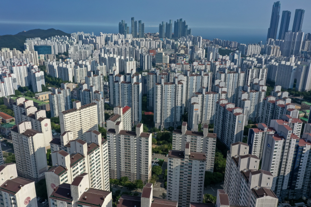 지난달 1단계 부산 노후계획도시정비 기본계획안 대상지로 선정된 해운대 그린시티 전경. 선도지구 선정을 두고 SNS 오픈 채팅방이 개설되는 등 주민들의 기대감이 커지고 있다. 김종진 기자 kjj1761@