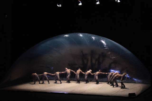 ‘BPAM 초이스' 중 무용 작품인 스페인 현대무용단 안토니오 루스 컴퍼니의 ‘파르살리아’ 공연 모습. 부산문화재단 제공