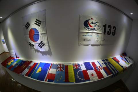 항해한 나라의 각국 국기들의 모습. 김영애 제공