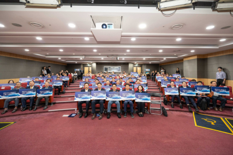 단체 퍼포먼스 사진