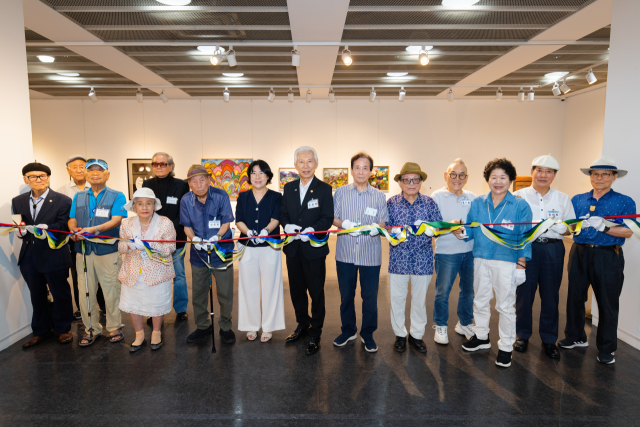 부산시문화상 수상자회 합동전시회. 수상자회 제공