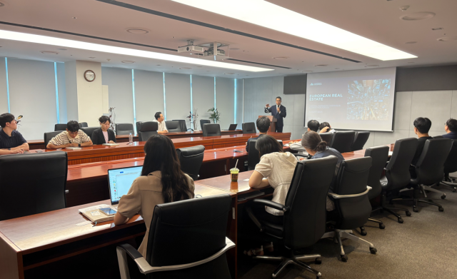 지난 19일 한국해양진흥공사에서 ‘유럽물류시장 동향 및 전략’을 주제로 강의가 진행되고 있다. 해양진흥공사 제공