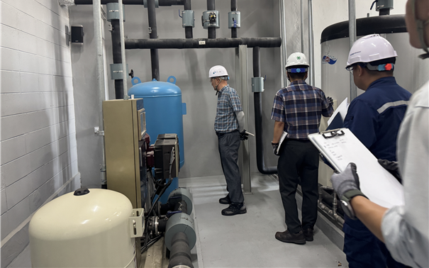 한국해양교통안전공단(KOMSA)이 공단의 인천권 스마트선박안전지원센터에서 근무환경 안전점검(위험성평가)을 진행 중인 모습. KOMSA 제공