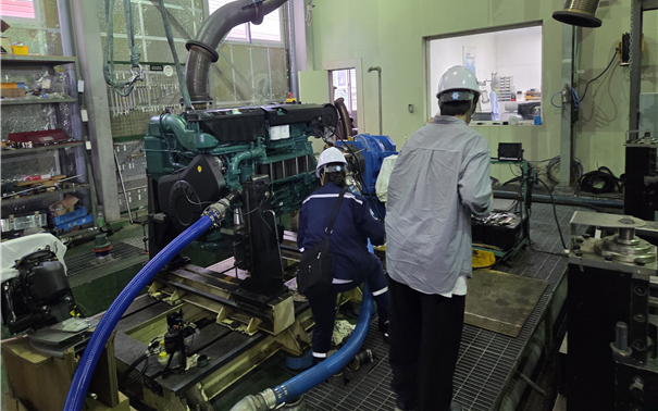 한국해양교통안전공단(KOMSA)이 선박 기자재업체에서 근무환경 안전점검(위험성평가)을 진행 중인 모습. KOMSA 제공