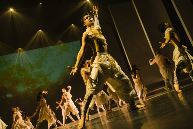 2025 영남춤축제 ‘춤, 보고 싶다’ 폐막 공연에서 선보일 부산시립무용단의 '바람숲 산조' 중 숨부림 장면. 부산시립무용단 제공