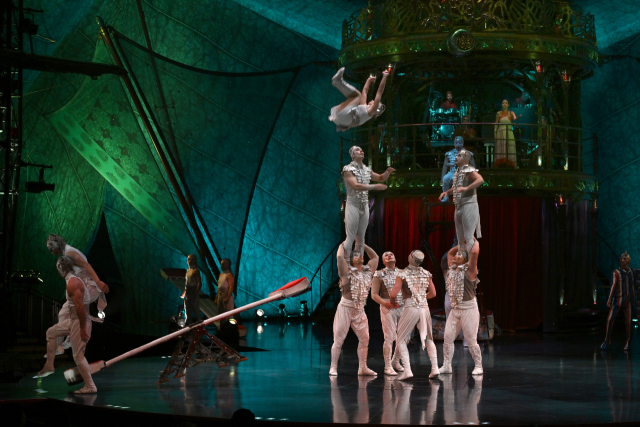 공연의 대미를 장식한 ‘티터보드’ 액트. 박희진 사진가 제공