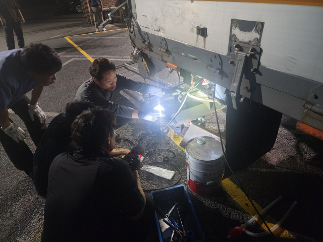 지난 18일 진행된 국립과학수사연구원의 현장 감식 모습. 유족 제공