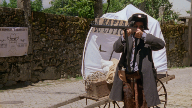 파울루 카르네이루 감독의 '사바나와 산'(좋은 마을, 나쁜 자본, 그리고 산) 스틸컷. 광산개발로 위협받는 산골 마을의 실상을 웨스턴무비 형식으로 풀어냈다. (사)자연의권리찾기 제공