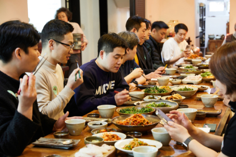지난 5월 부산 장안요에서 난로회가 열리고 있다. 난로회 제공