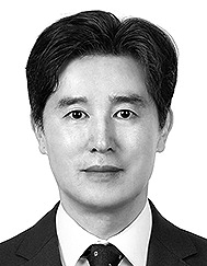 [오션 뷰] 초불확실성 시대, 파고를 넘어