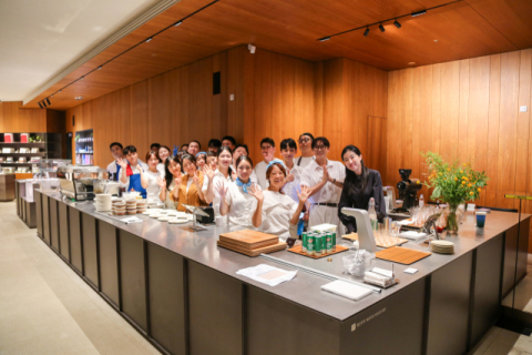지난 18일 모모스커피 마린시티점에서 세 번째 파도가 열리고 있다. 다시부산 제공