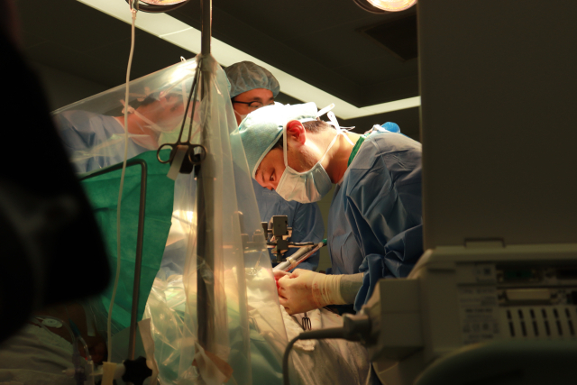 좋은강안병원 간담췌간이식외과 윤성필 과장의 수술 모습. 좋은강안병원 제공