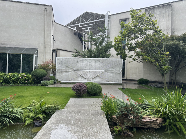 중국 청두 농위안국제예술구 A존 국제예술촌에서 만난 한 중국 입주작가의 작업실. 청두(중국)=김은영 기자 key66@