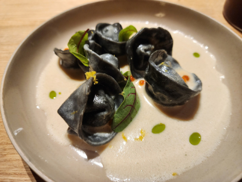 코르 파스타 바의 토르틸리에.