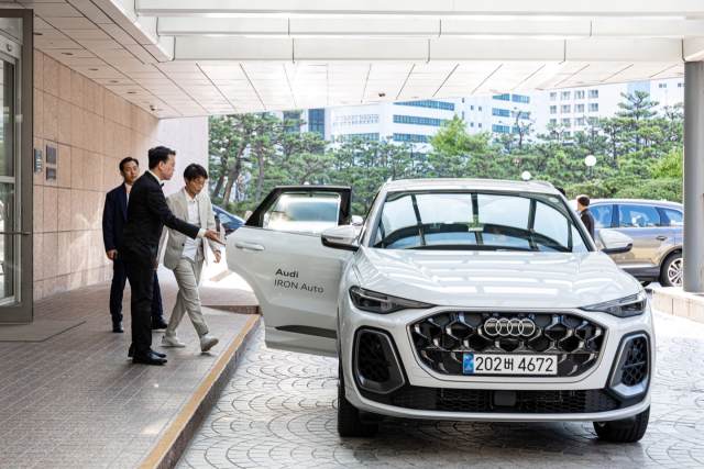 아이언오토의 ‘2025 국제스트리밍페스티벌 글로벌 OTT 어워즈’ 의전차량 후원 모습. 아이언오토 제공