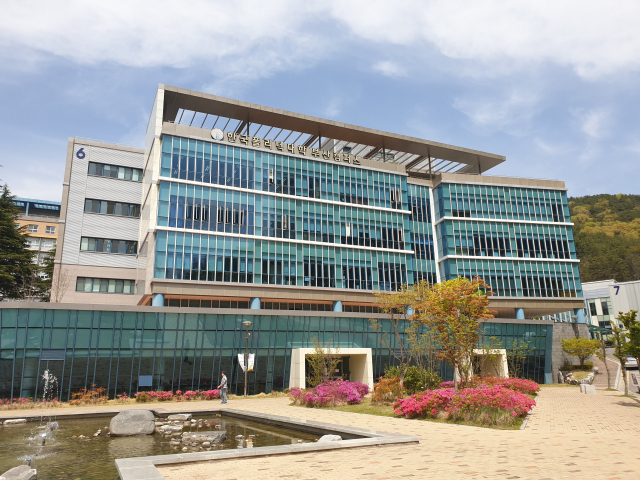 한국폴리텍대학 부산캠퍼스는 최근 10년 간 약 195억 원을 투입하면서 최신 장비를 확보해 실습 강의실에 배치하고 있다. 부산폴리텍대학 제공