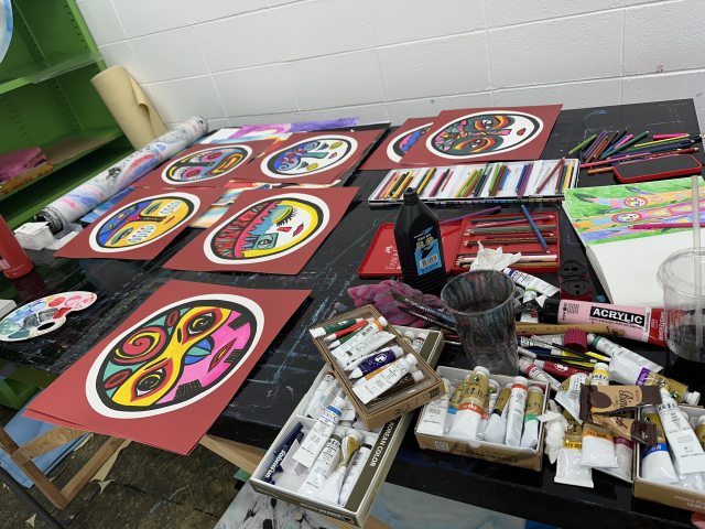 이번 릴레이 전시를 준비하던 지난 22일 홍티아트센터 레지던시 황신 작가 스튜디오 모습. 김은영 기자 key66@