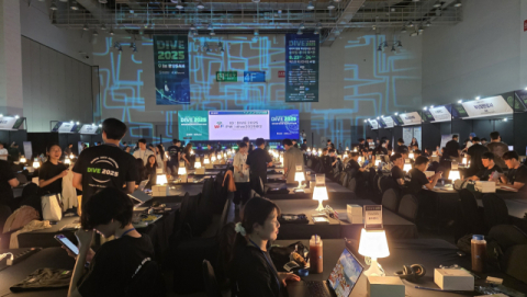 글로벌 데이터 해커톤 'DIVE 2025' 대회 현장 사진