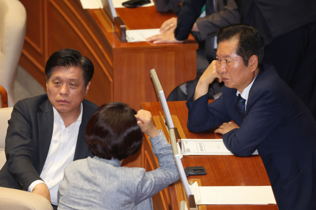 27일 서울 여의도 국회 본회의에서 더불어민주당 정청래 대표가 생각에 잠겨 있다. 연합뉴스