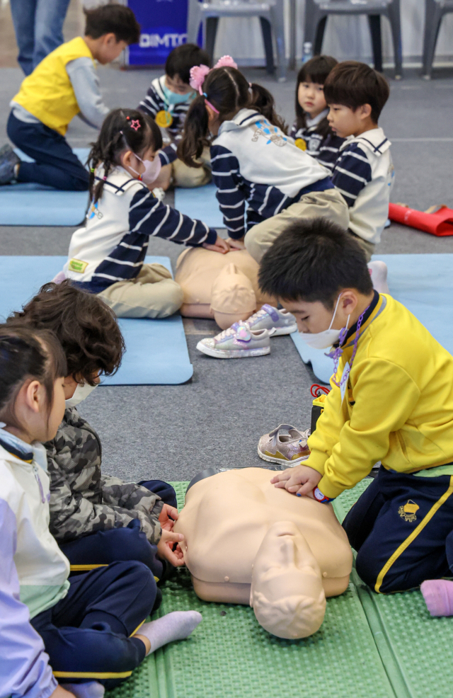 오는 5~6일 부산 해운대구 벡스코 제1전시장에서 ‘2025 부산국제의료관광컨벤션(BIMTC 2025)’이 개최된다. 지난해 열렸던 BIMTC의 여러 프로그램들. 부산일보DB