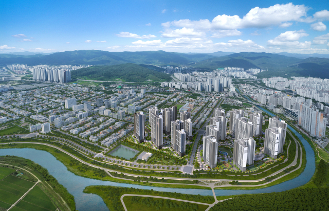 2년 전 ‘더샵 신문그리니티’ 완판을 기록한 포스코이앤씨가 오는 8일 2차 아파트 분양에 나서 2000세대 규모의 대규모 고품격 주거단지 ‘더샵 브랜드 타운’를 완성한다. 경남 김해시 신문동에 들어서는 ‘더샵 신문그리니티 2차’의 조감도. 포스코이앤씨 제공