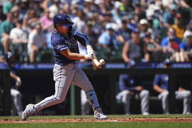 미프로야구 메이저리그 김하성이 탬파베이 레이스 시절이던 지난달 11일(한국 시간) 시애틀 매리너스전에서 안타를 치고 있다. AP연합뉴스