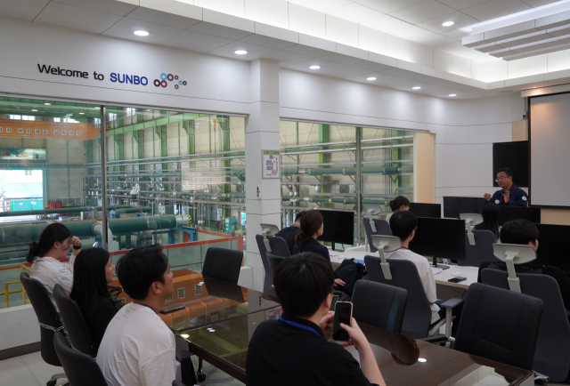 부산테크노파크는 지난달 26~27일 ‘지역愛 찾아가는 굿잡(Good Job) 버스’를 운영했다. 부산테크노파크 제공