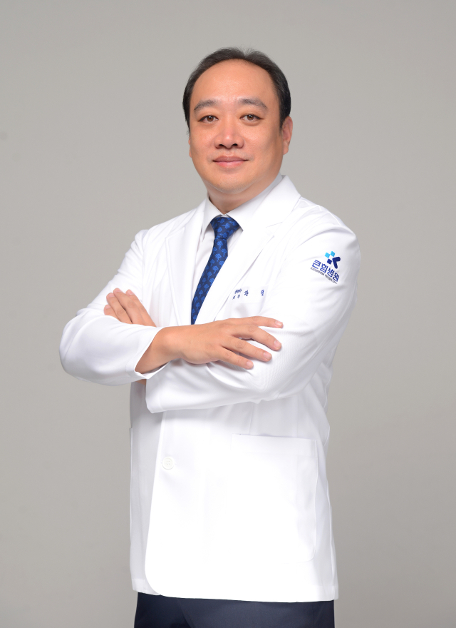 왕립 전 동아대병원 교수. 큰힘병원 제공