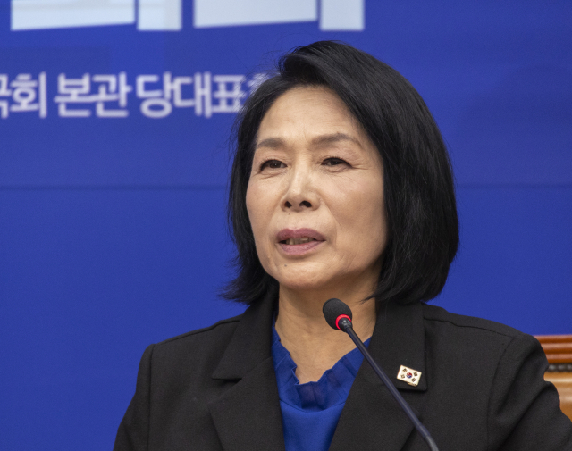 더불어민주당 국민주권 언론개혁 특별위원회 최민희 위원이 지난달 14일 국회에서 열린 특위 출범식 및 1차 회의에서 발언하고 있다. 연합뉴스