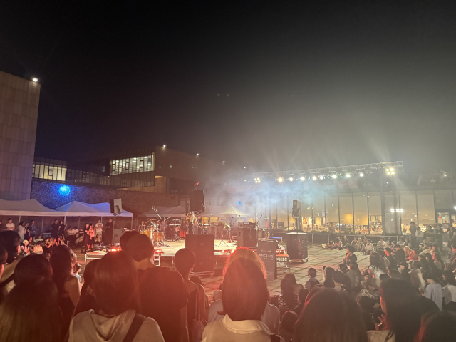 국립현대미술관 서울의 'MMCA 나잇-무경계' 공연 모습. 김은영 기자 key66@