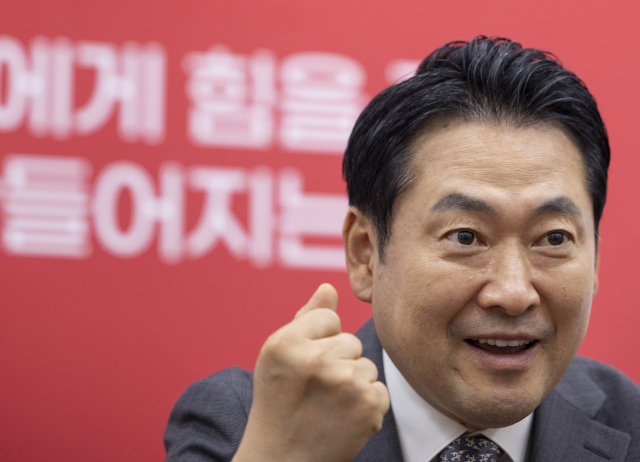 국민의힘 장동혁 대표가 지난 5일 국회 내 대표실에서 연합뉴스와 가진 인터뷰에서 향후 정국 전망과 당 운영 방안에 대해 말하고 있다. 연합뉴스