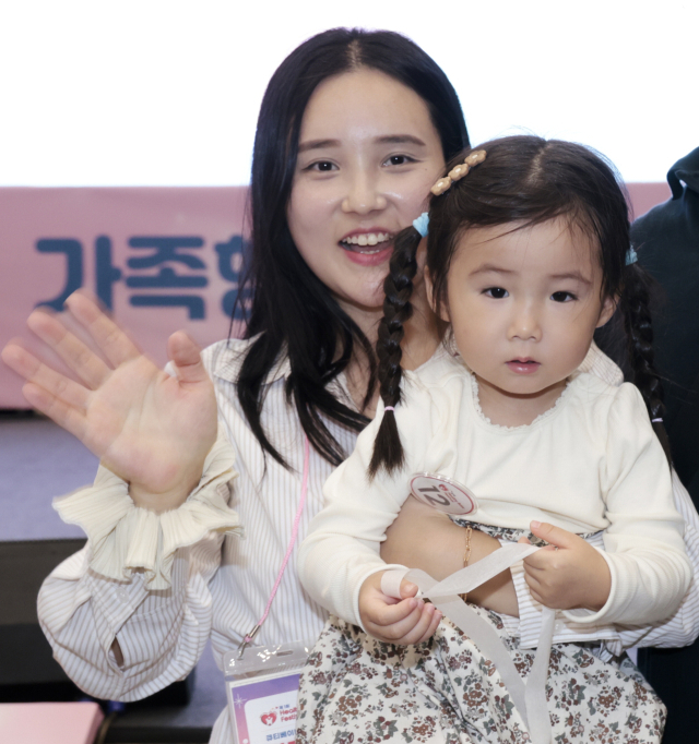 큐티 베이비 방긋미소상을 수상한 김지아 양. 정대현 기자