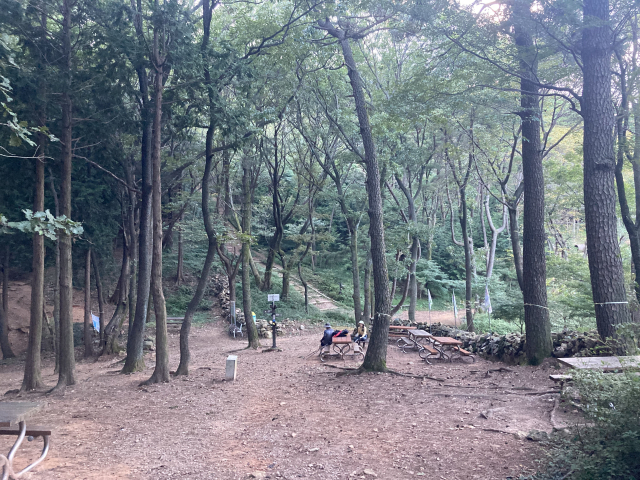 백양산 만남의 광장. 마지막 휴식을 하며 체력을 모은다.