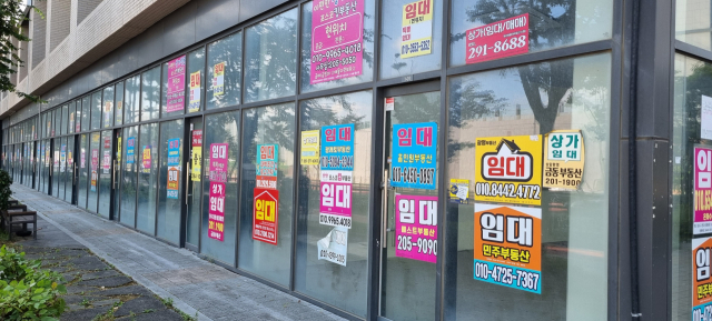 부산 강서구 A아파트 상가 공실 모습. 김준현 기자 joon@