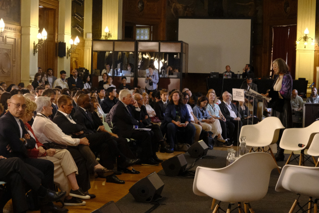 지난 4일 프랑스 파리 기후 아카데미에서 열린 ‘지속가능한 도시 근접성을 향하여’ 콘퍼런스 모습. 파리기업행정연구소 제공