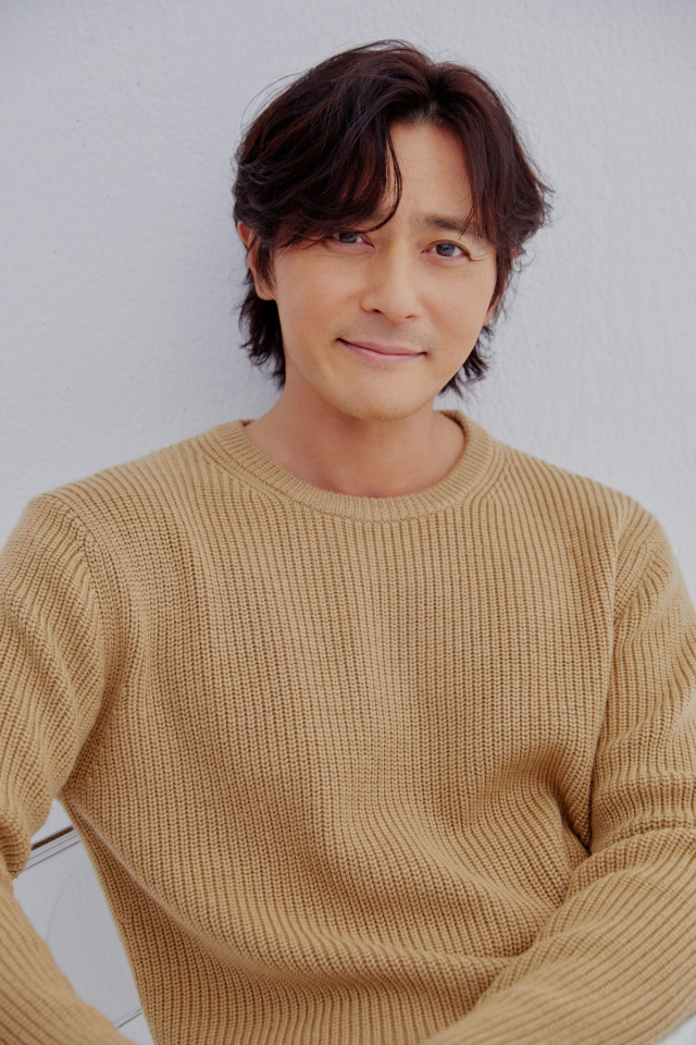 제34회 부일영화상 시상식에서 유현목영화예술상을 수상하는 배우 장동건. 에프엠스토리 제공