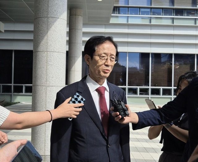 11일 공직선거법 위반 혐의로 1심 선고를 받은 이갑준 사하구청장. 이우영 기자 verdad@busan.com