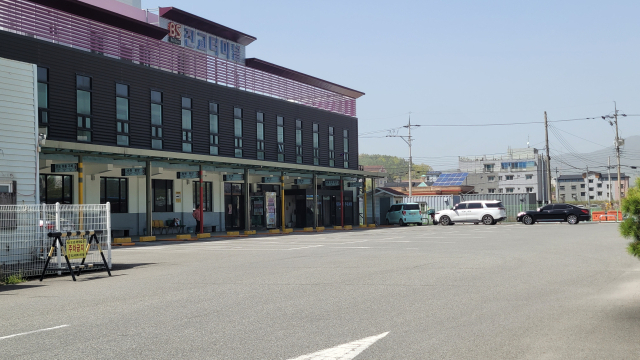 하동군 진교면 진교버스터미널 모습. 김현우 기자