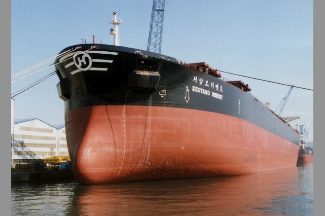 포스코 자회사 거양해운이 한진해운에 인수된 이후인 1997년 거양해운에 인도된 13만 5000t급 석탄 운반선 거양오리엔트호. 부산일보DB