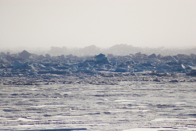 북극의 봄철, 지표면 오존이 거의 사라지고 브롬 농도가 급격히 높아지는 ‘브롬 폭발’ 현상이 관측됨. 사진은 미국 알래스카 배로우(출처: Nature Geoscience 온라인). 극지연구소 제공