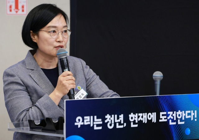 한성숙 중기부 장관이 17일 경기도 성남시 스타트업 스퀘어에서 열린 청년 스타트업 상상콘서트에서 정부의 창업벤처 정책 비전을 발표하고 있다. 대통령실통신사진기자단
