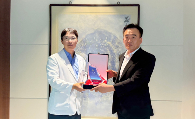 구포성심병원 박시환 병원장은 지난 1일 부산 북구 태권도협회 명예회장으로 위촉됐다. 구포성심병원 제공