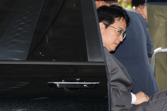 심우정 전 검찰총장이 21일 서울고검에 마련된 조은석 내란특별검사팀 사무실에 피고발인 신분으로 출석하고 있다. 연합뉴스