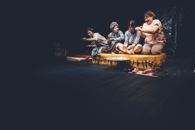 '비팜 쇼케이스' 공놀이클럽의 연극 '말린 고추와 복숭아향 립스틱'. 비팜 제공