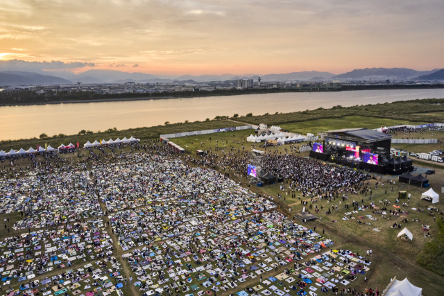 부산 삼락생태공원에서 열린 부산국제록페스티벌 모습. 부산축제조직위원회 제공