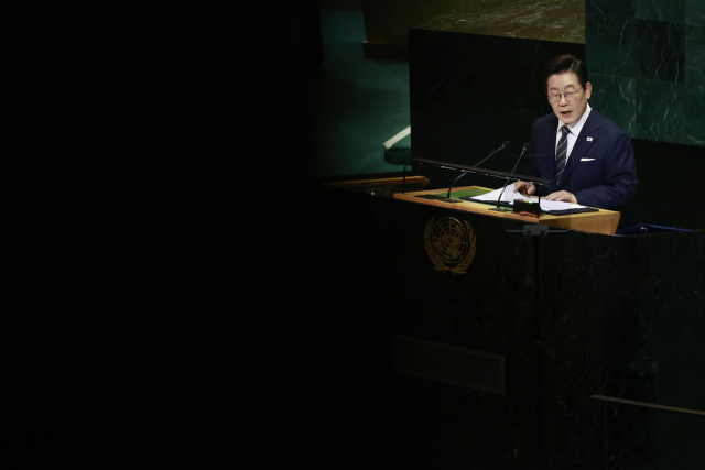 이재명 대통령이 23일(현지시간) 미국 뉴욕 유엔본부 총회장에서 기조연설을 하고 있다. 연합뉴스